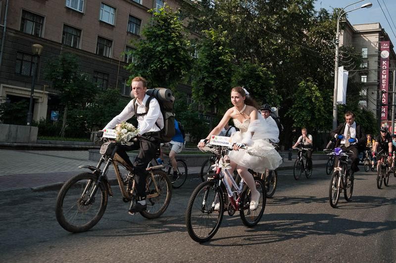 Необычная свадьба на велосипедах