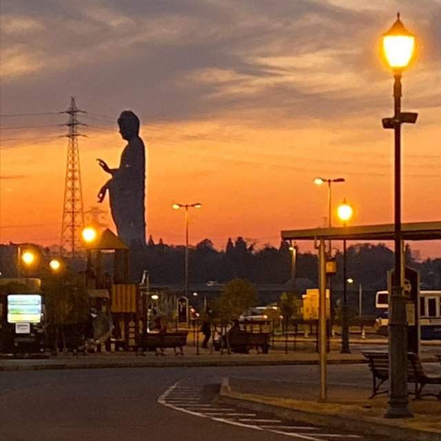 Усику Дайбуцу — самая высокая бронзовая статуя в мире