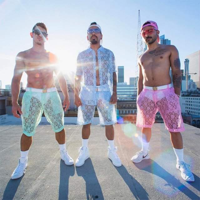 Кружевное белье Hologram City – для настоящих мужчин, которым жарко летом