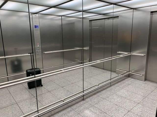 В Гонконге некоторые лифты больше, чем квартиры
