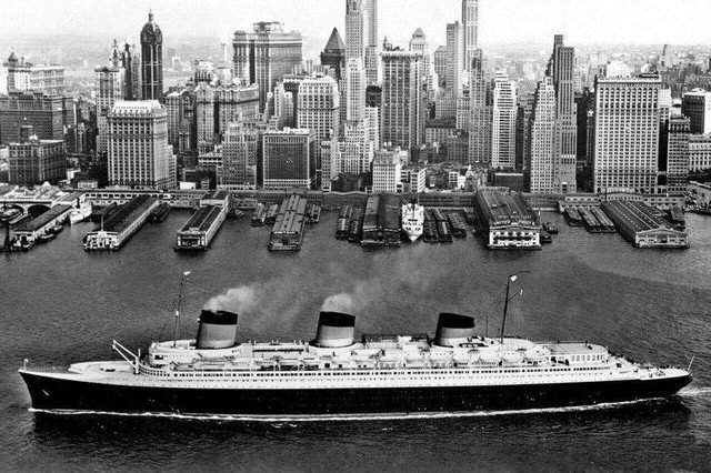 Французский лайнер &quot;Нормандия&quot; в Нью-Йорке, 1935 год