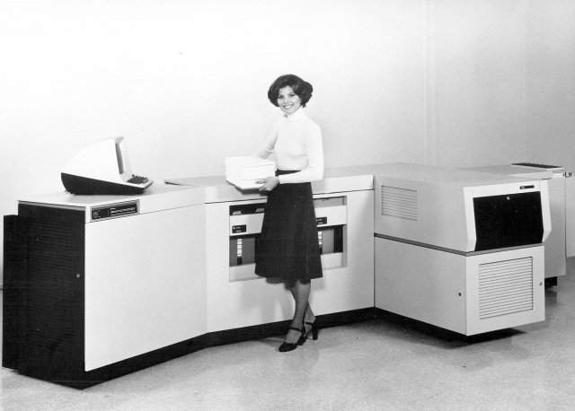 Первый лазареный принтер от компании Xerox. 1969 год
