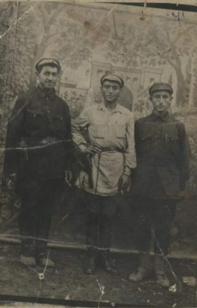 Самсон Аванесян, начальник ОГПУ Нагорного Карабаха с сотрудниками, 1926 г