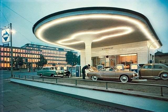 АЗС в Германии, 1958 год.
