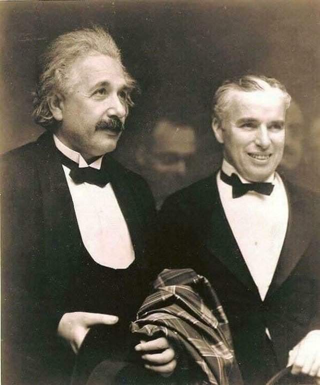 Альберт Эйнштейн и Чарли Чаплин встрeтились в 1931 году