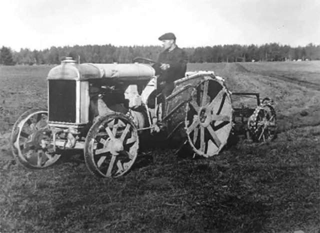 Первый трактор
