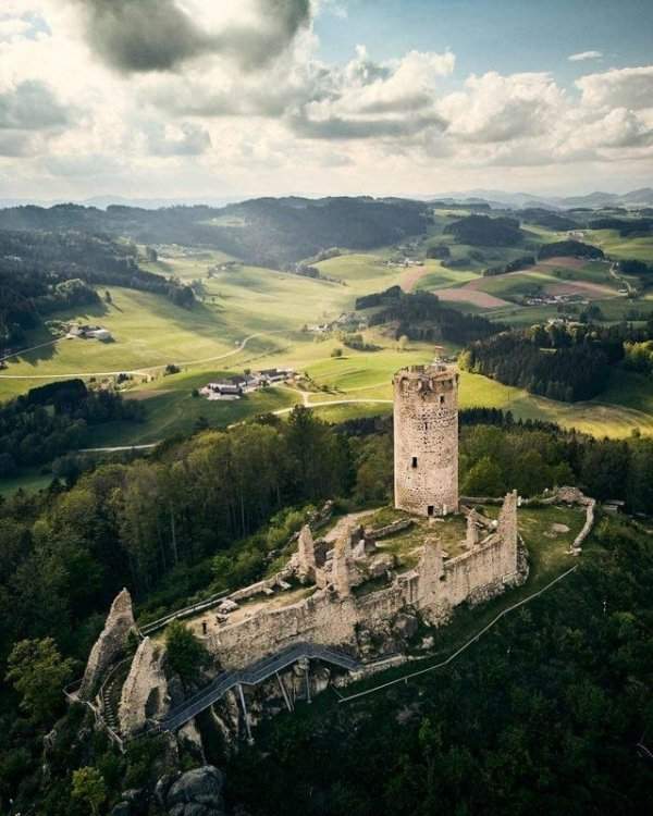Руины старого замка в Верхней Австрии