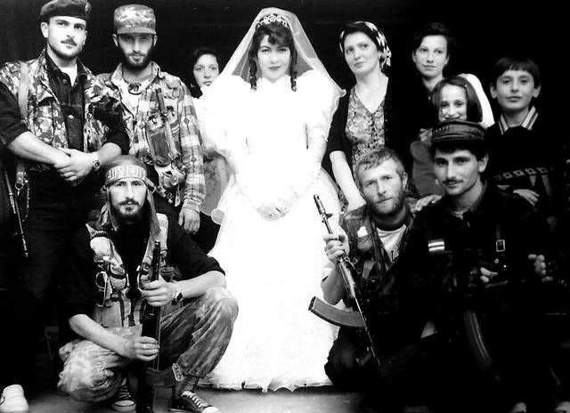 Колоритная чеченская свадьба, Россия, 1993 год.