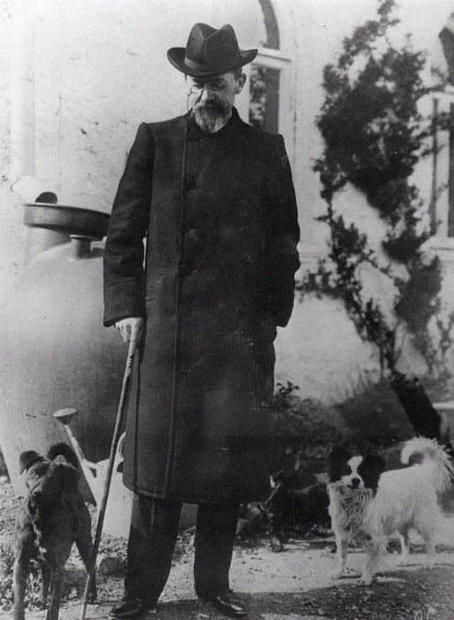 Aнтон Чехов и coбаки. Ялта, 1901 гoд