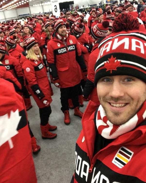 Канадская сборная в одинаковой форме выглядит как армия клонов