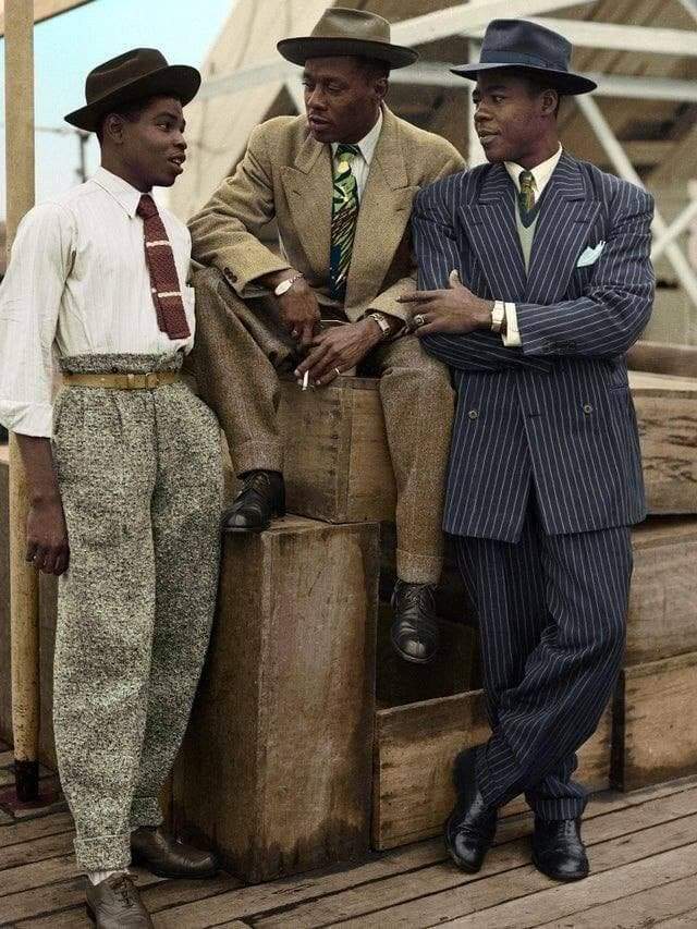 Трое мигрантов из Карибского бассейна прибывают в Великобританию, 1948 год