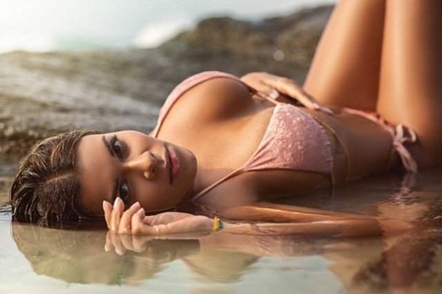 Модель Playboy Луана Сандин предложила 600 тысяч долларов за салфетку со слезами Лионеля Месси