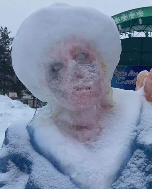 Зомби-Снегурочка из Башкирии, которая может испортить детям психику