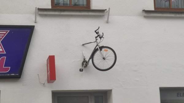 Велосипед оказался не на своём месте