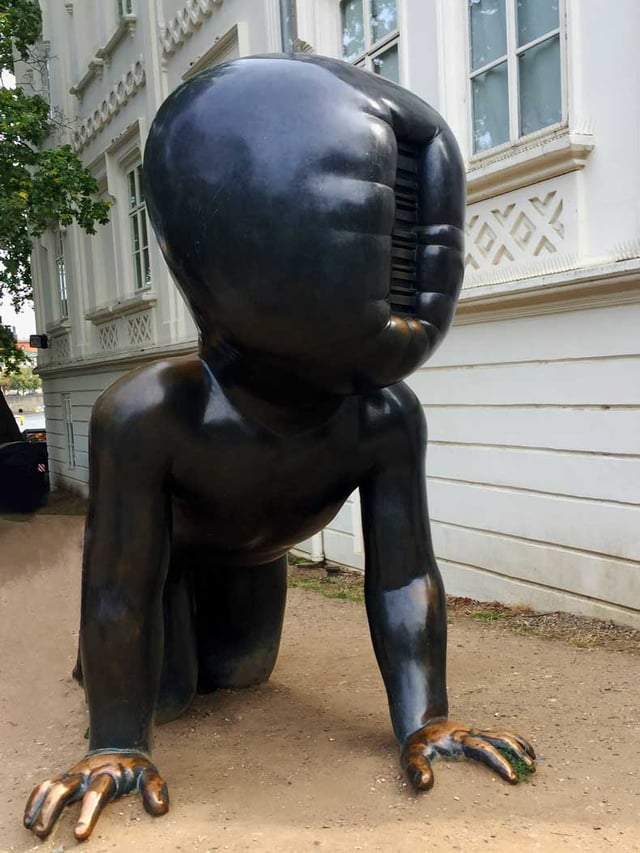 Статуя в Чехии. Что-то на языке ужасов