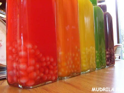 Многообразие разноцветной водки. Делаем сами