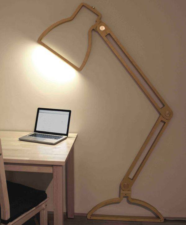 Креативная лампа на столе
