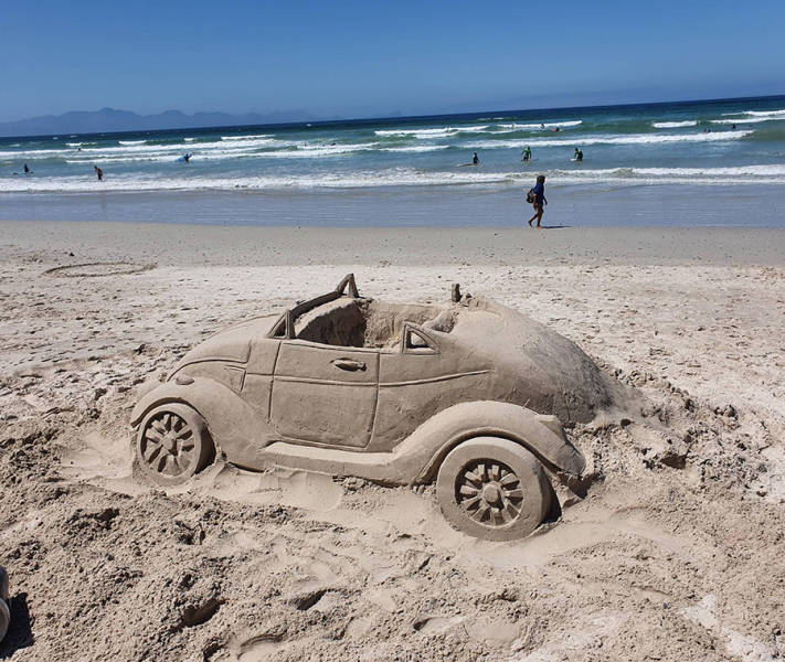 Автомобиль из песка