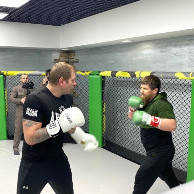 Александр Емельяненко встретился на ринге с Рамзаном Кадыровым