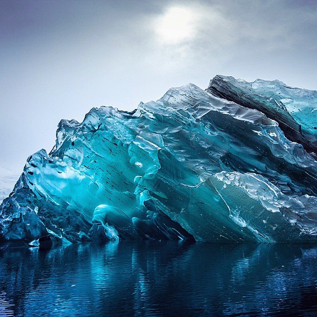 Перевернувшийся айсберг