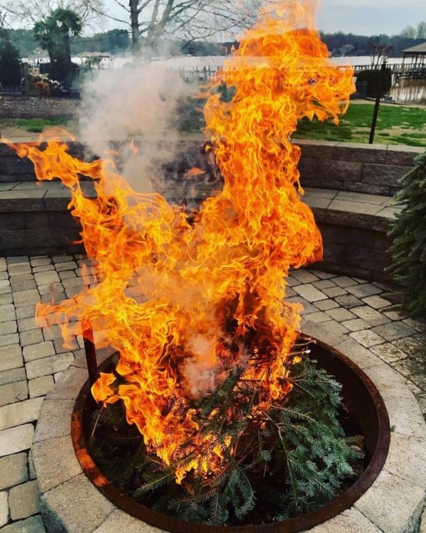 Огонь в форме дракона