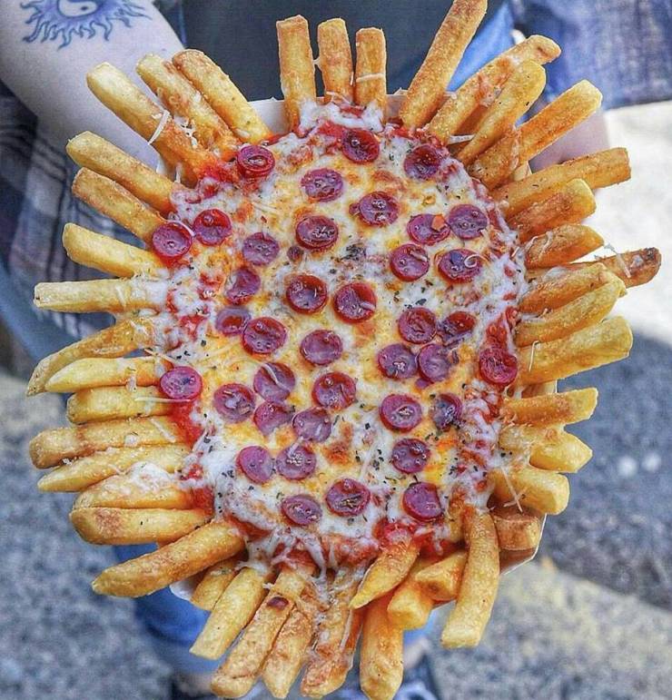 Странная пицца с картошкой фри