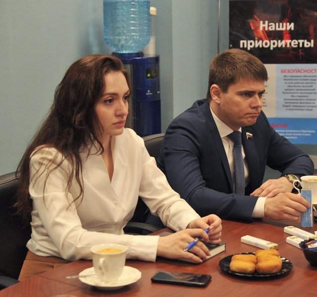 Милена Григорян – красивая помощница депутата Госдумы Сергея Боярского