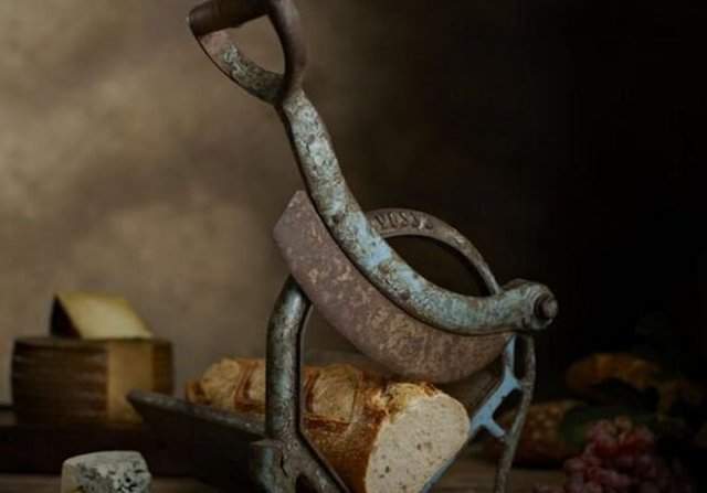 Старый резак для хлеба