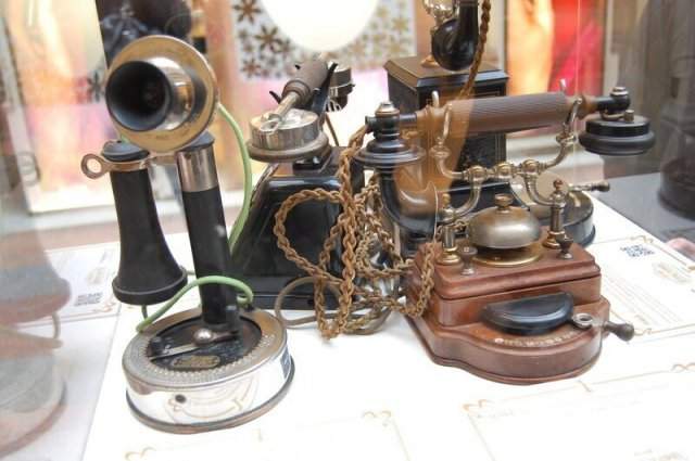 Первые телефонные аппараты