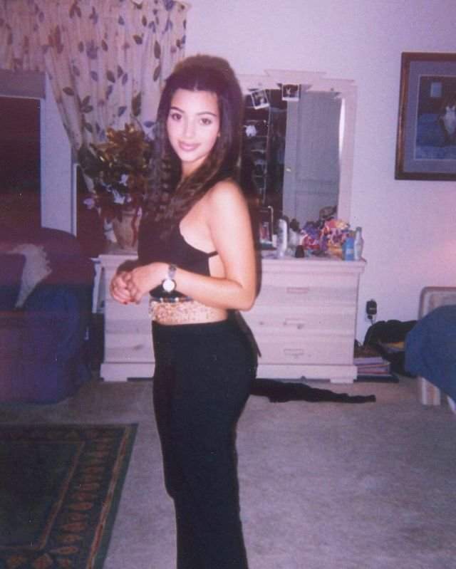 Ким Кардашьян у себя дома, конец 90-х