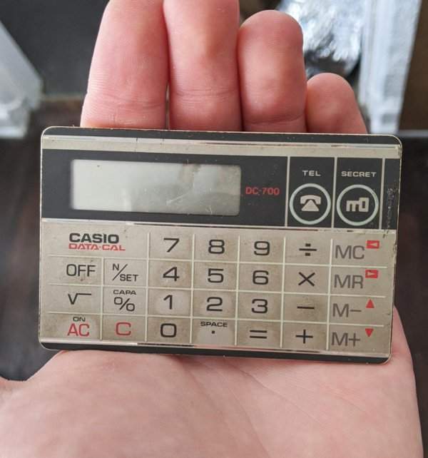 Старый отцовский калькулятор 1986 года
