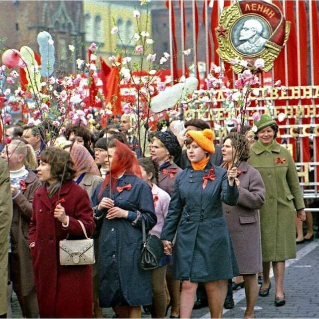 Фотографии с празднований Первомая времен СССР