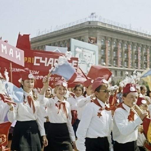 Фотографии с празднований Первомая времен СССР