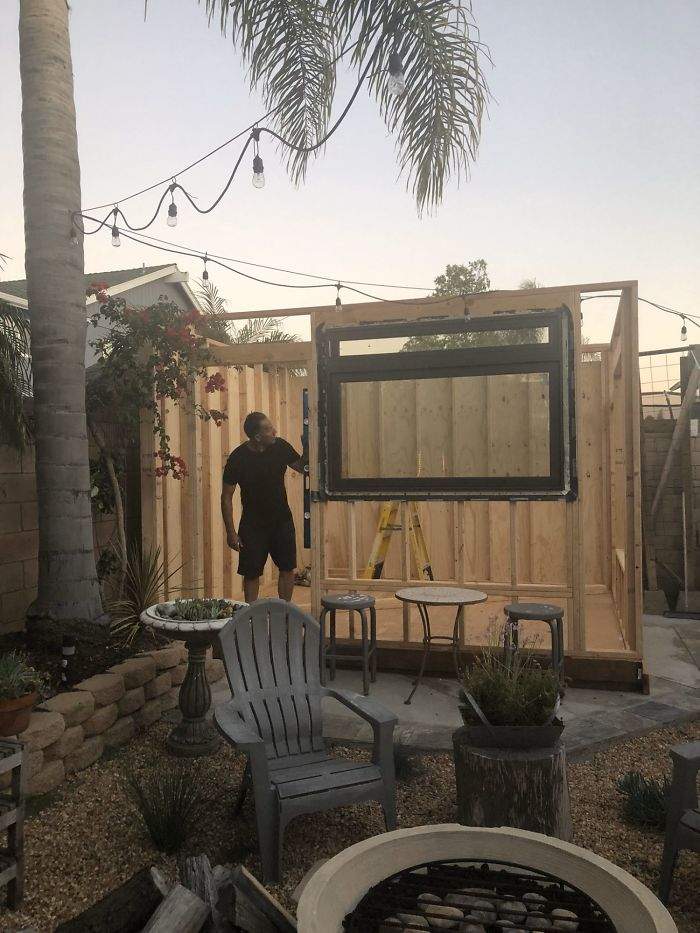 53-летний мужчина из Калифорнии построил на заднем дворе кофейню (12 фото)