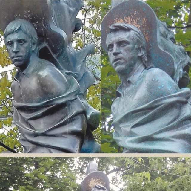 Родственники заменили памятник на могиле Владимира Высоцкого