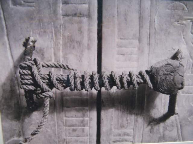 Печать на входе в гробницу Тутанхамона (оставалась нетронутой на протяжении 3245 лет), 1922 год.