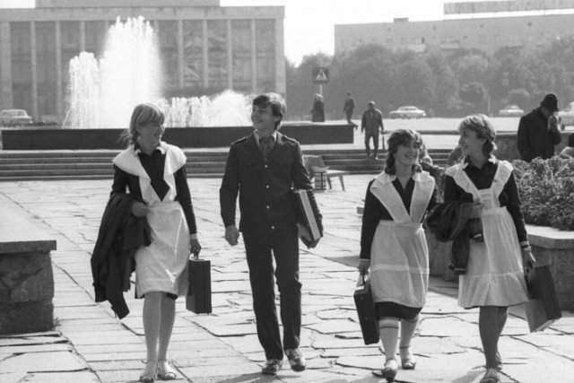 Советские школьники с &quot;дипломатами&quot;, 1980–е, СССР