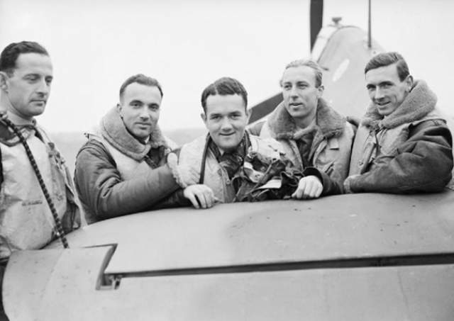 1940 год. Польские офицеры. Военный аэродром под Лондоном