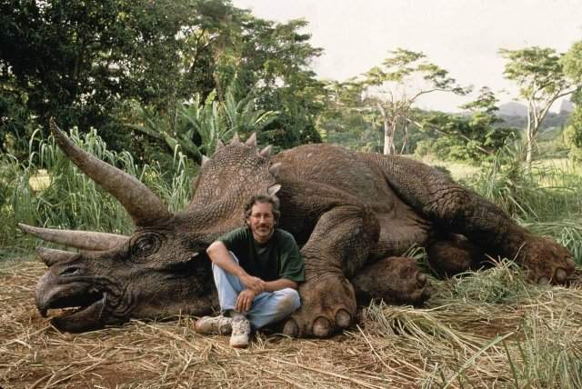 Стивен Спилберг на съёмках фильма «Парк Юрского периода». 1993 год