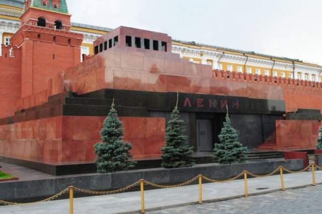Американский художник Дэвид Датуна предлагает купить тело Ленина