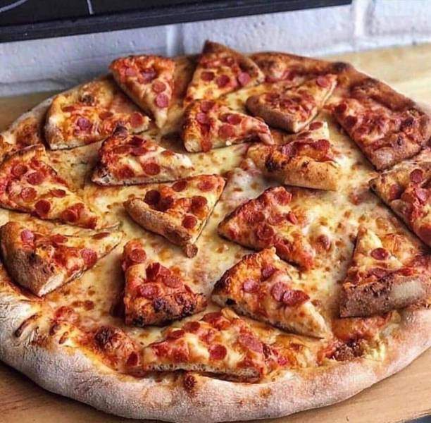 Пицца из маленьких пицц