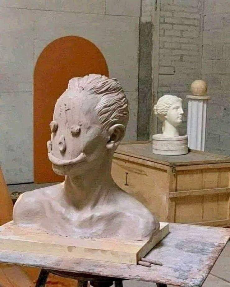 Скульптура лицо