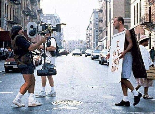 Брюс Уиллис на съемках фильма &quot;Крепкий орешек–3&quot;, 1994 год, Нью–Йорк.