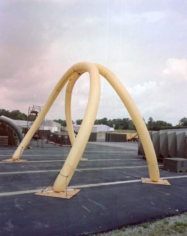 Надувные арки для сооружения временного укрытия, 1979 г