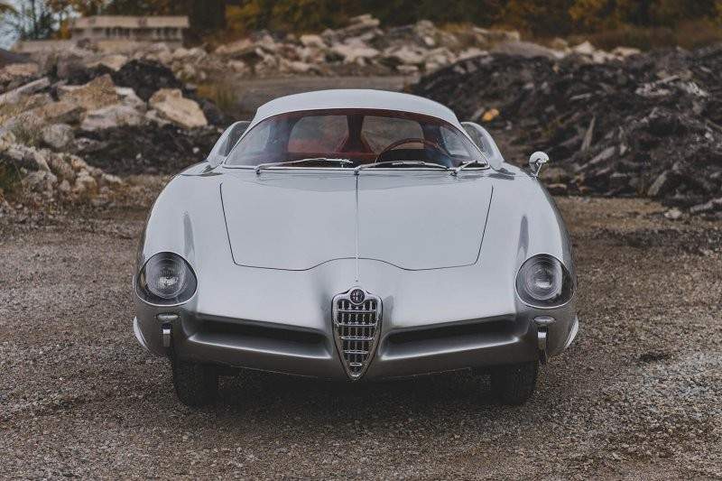 На аукционе решили продать три уникальных автомобиля Alfa Romeo B.A.T. (30 фото)