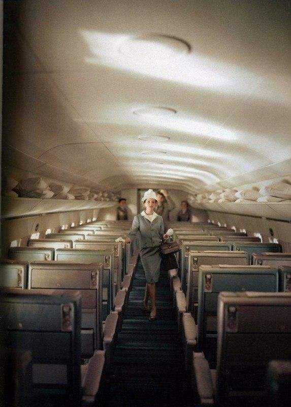 Интерьер самолёта 60-х