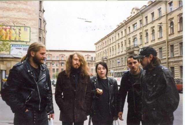 Группа &quot;Гражданская оборона&quot; на улице Восстания в Санкт-Петербурге, 1998 год.