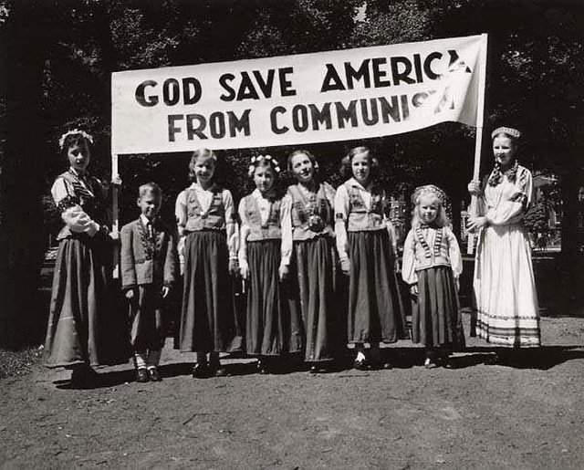 «Боже, спаси Америку от коммунизма», Бостон, штат Массачусетс, США, 1950 год.