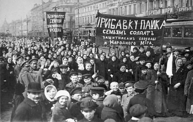 Демонстрация работниц Путиловского завода, 1917 год, Российская империя