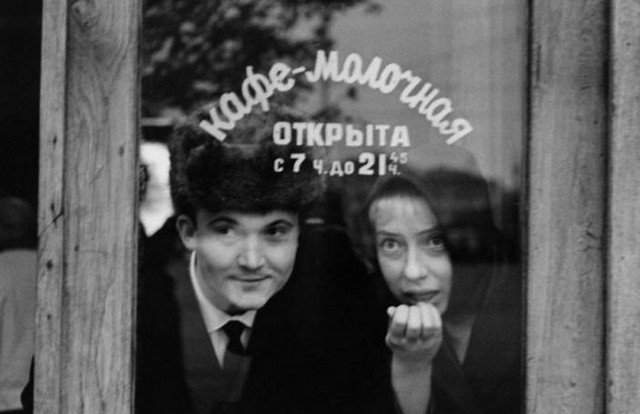 Студенты Щепкинского театрального училища Виктор Павлов и Инна Чурикова, 1960 год, Москва